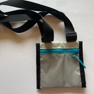 crossbody LULULEMON wallet